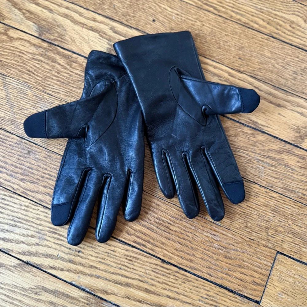 touchpoint Black Leather and Cashmere Gloves - Size Small